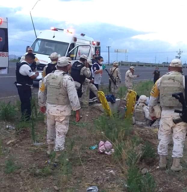 Vuelca Vehículo de Sedena en Nuevo Casas Grandes, Reportan 4 Militares  Lesionados de Gravedad - ApaNews