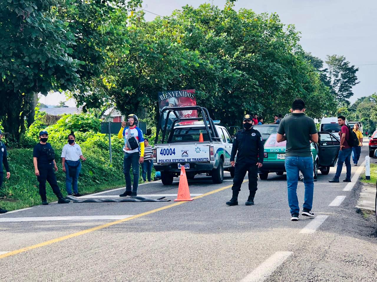 Comuneros Del Ejido Once De Abril Realizan Bloqueo Carretero En La Llamada Ruta De Evacuación 