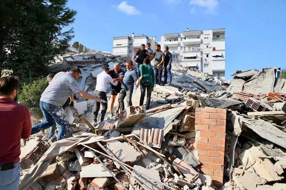 Terremoto En Grecia Y Turquía: Al Menos 6 Muertos Y Más De 200 Heridos ...