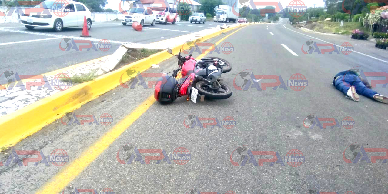 Golpes y Raspones en Derrape de Moto en Viva México, un Herido - ApaNews